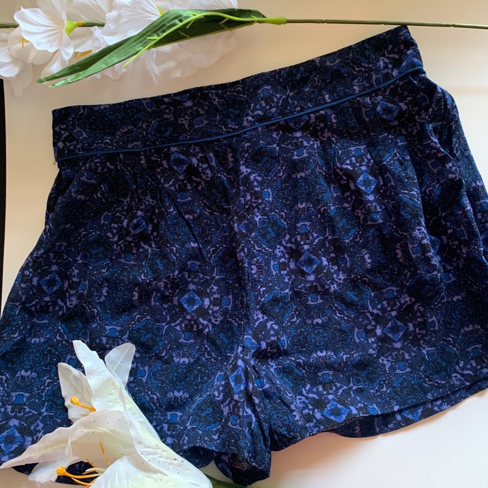Like New! BOHO Forever 21 Patterned Shorts